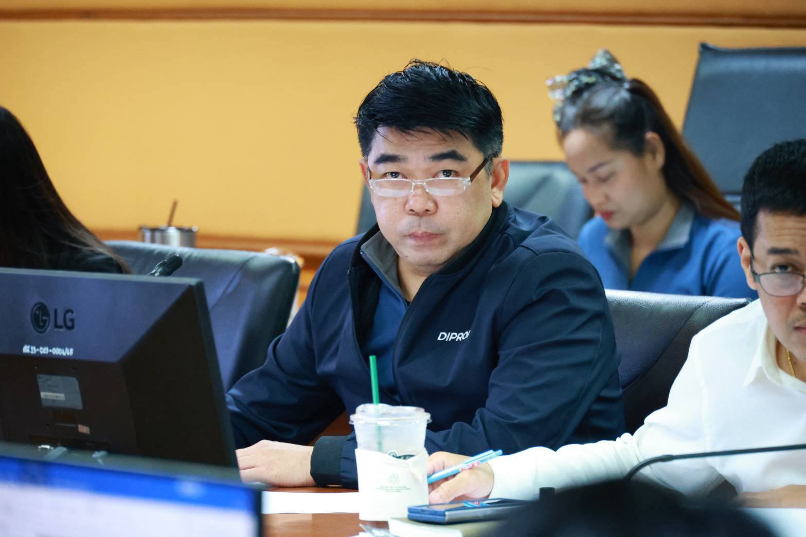 "ดีพร้อม" ประชุมคณะทำงานหนังสือรายงานประจำปี 2567 เตรียมปรับเปลี่ยนกระบวนงาน ขานรับนโยบาย "รมว.เอกนัฏ"