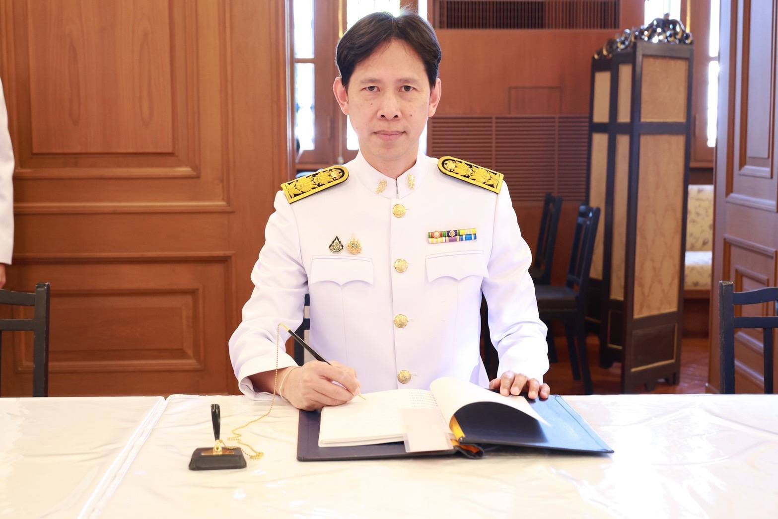ปลัดฯ ณัฐพล นำคณะผู้บริหารกระทรวงอุตสาหกรรม ถวายพระพรชัยมงคล พระบาทสมเด็จพระเจ้าอยู่หัว และสมเด็จพระนางเจ้าฯ พระบรมราชินี เนื่องในโอกาสขึ้นปีใหม่ 2568