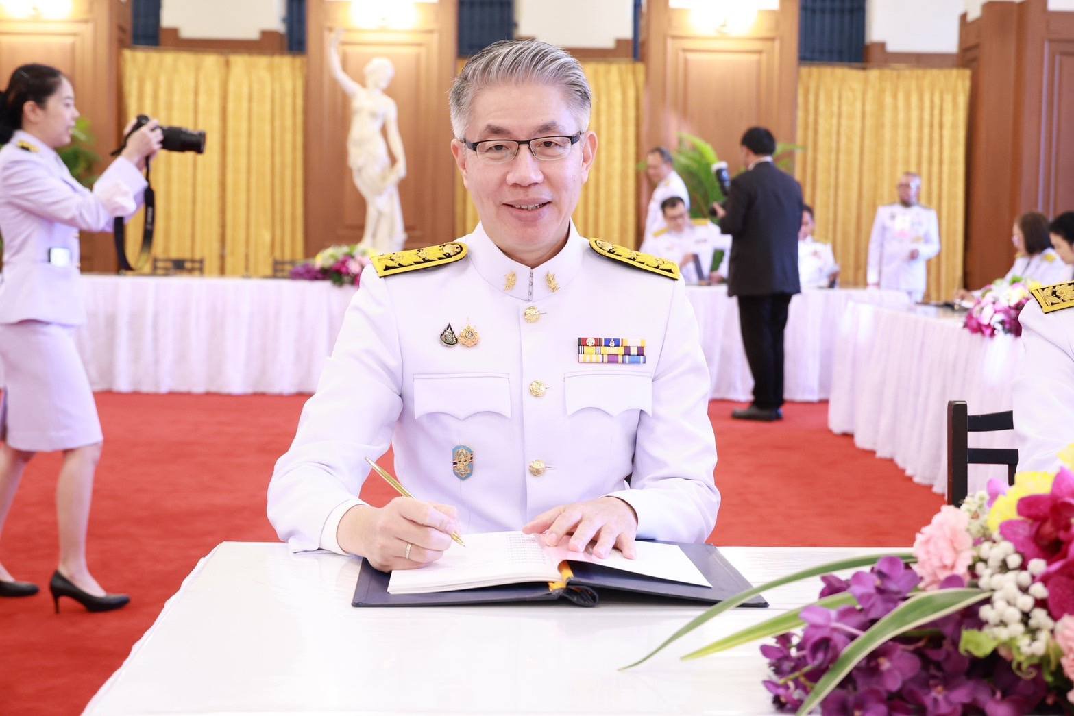 ปลัดฯ ณัฐพล นำคณะผู้บริหารกระทรวงอุตสาหกรรม ถวายพระพรชัยมงคล พระบาทสมเด็จพระเจ้าอยู่หัว และสมเด็จพระนางเจ้าฯ พระบรมราชินี เนื่องในโอกาสขึ้นปีใหม่ 2568