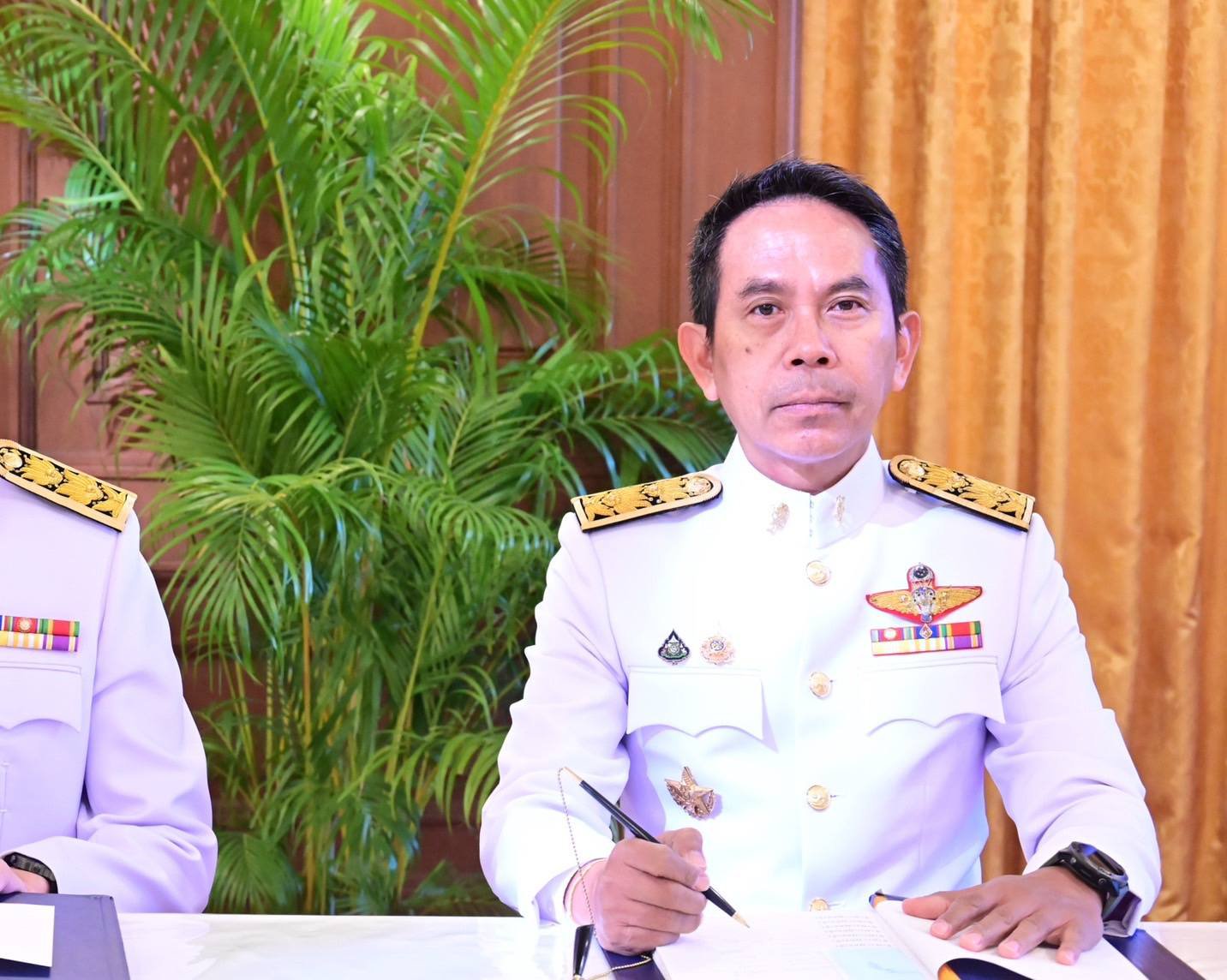 ปลัดฯ ณัฐพล นำคณะผู้บริหารกระทรวงอุตสาหกรรม ถวายพระพรชัยมงคล พระบาทสมเด็จพระเจ้าอยู่หัว และสมเด็จพระนางเจ้าฯ พระบรมราชินี เนื่องในโอกาสขึ้นปีใหม่ 2568