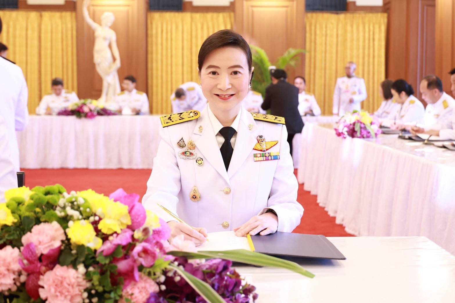 ปลัดฯ ณัฐพล นำคณะผู้บริหารกระทรวงอุตสาหกรรม ถวายพระพรชัยมงคล พระบาทสมเด็จพระเจ้าอยู่หัว และสมเด็จพระนางเจ้าฯ พระบรมราชินี เนื่องในโอกาสขึ้นปีใหม่ 2568
