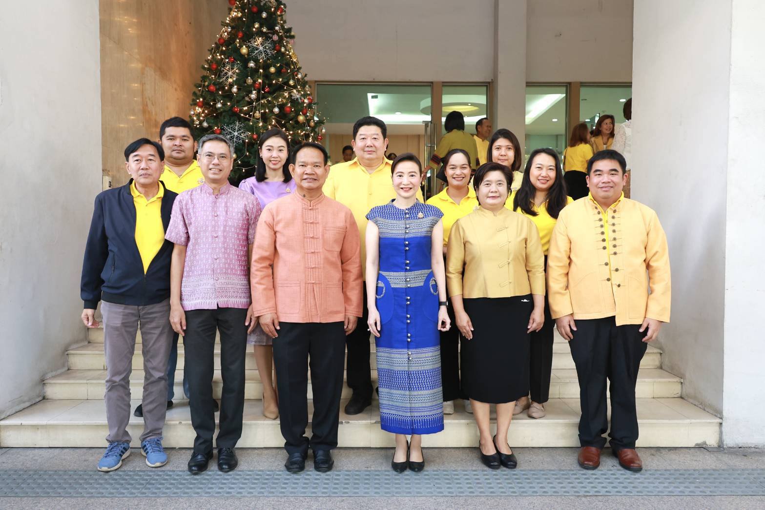 กระทรวงอุตสาหกรรม จัดพิธีทำบุญตักบาตรรับปีใหม่ 2568 เพื่อความเป็นสิริมงคล