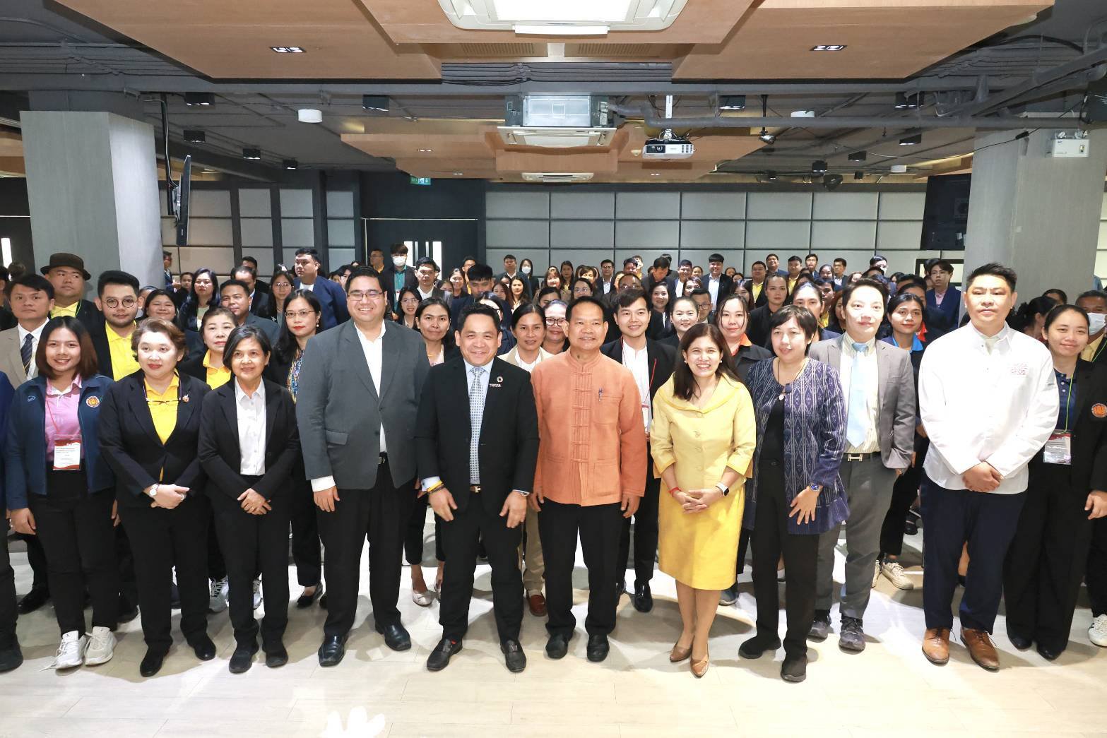 "ดีพร้อม" เดินหน้ากิจกรรม Train The Trainer ปั้นผู้สอน ส่งต่อทักษะเชฟอาหารไทยมืออาชีพสู่ชุมชน ตามนโยบาย "รมว.เอกนัฏ"