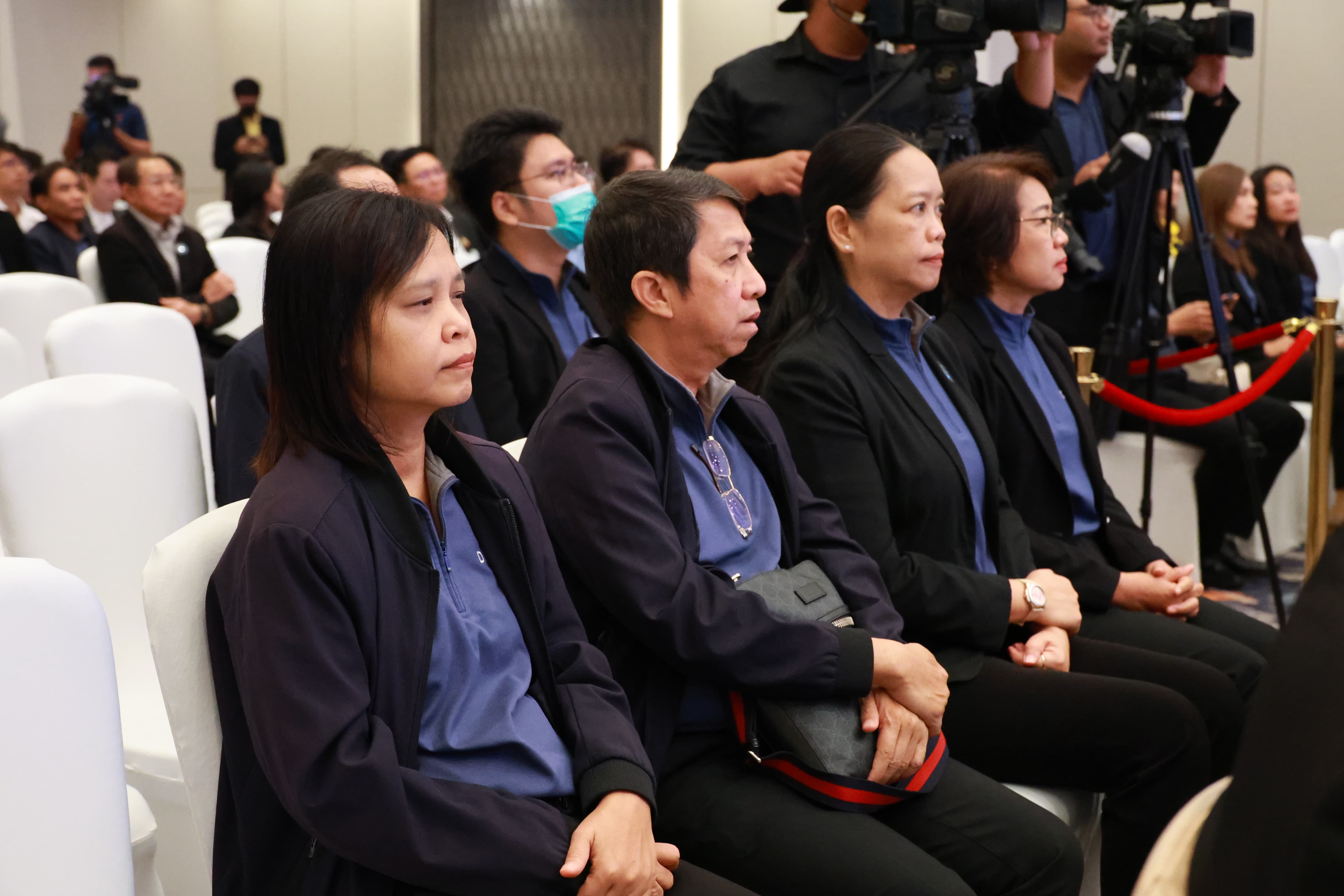 “ดีพร้อม” ขานรับนโยบาย “รมว.เอกนัฏ” มุ่งปฏิรูปอุตสาหกรรม จับมือ ส.อ.ท. ลงนาม MOU ยกระดับการพัฒนา Industry 5.0 อย่างยั่งยืน