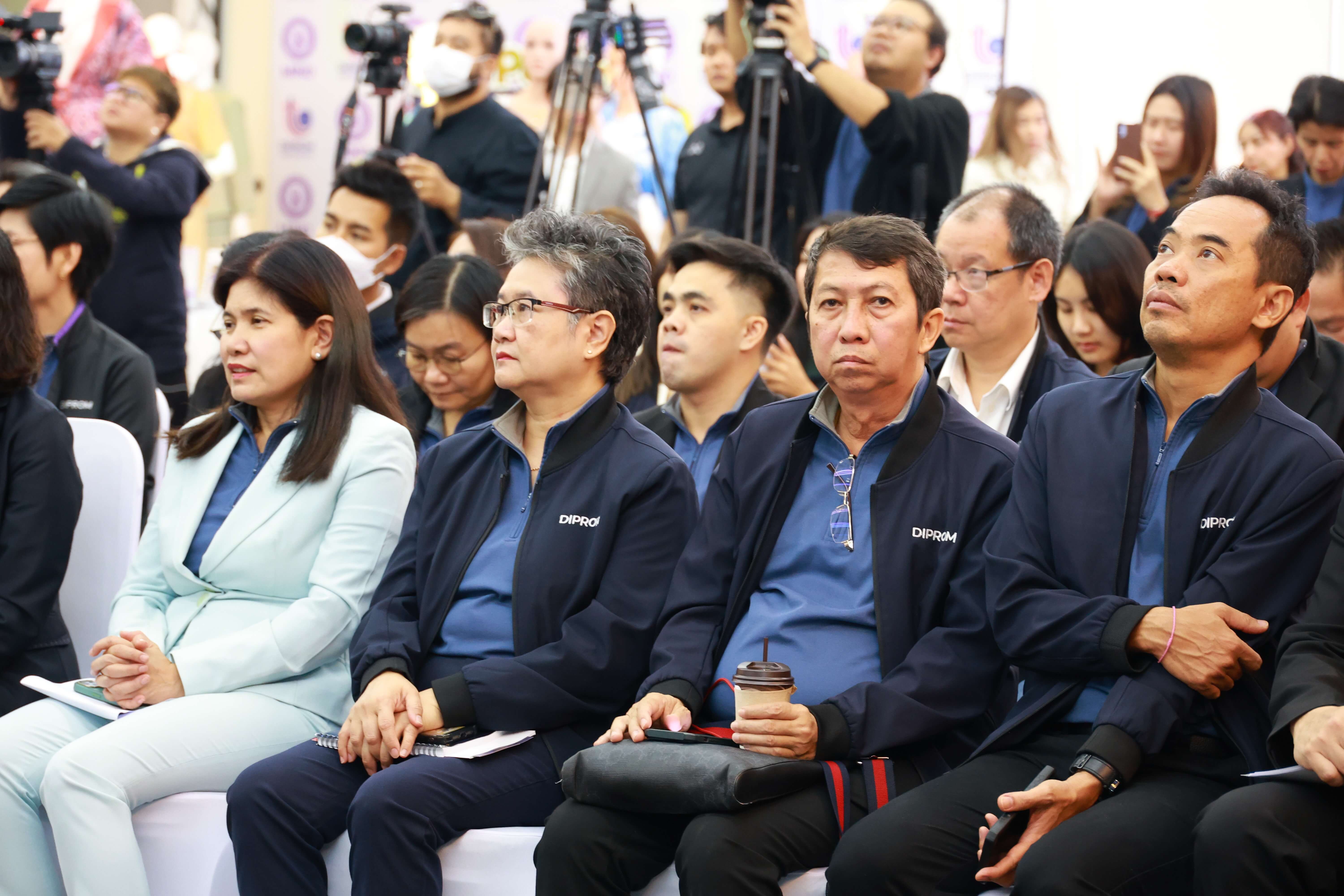 “อธิบดีณัฏฐิญา” ชูนโยบาย “ดีพร้อม คอมมูนิตี้ ที่นี่มีแต่ให้” ร่วมดัน GDP โตขึ้นอีก 1% เดินหน้าตามนโยบาย “รมว.เอกนัฏ” ปฏิรูปอุตสาหกรรม ตอบสนองทุกความต้องการของเอสเอ็มอี