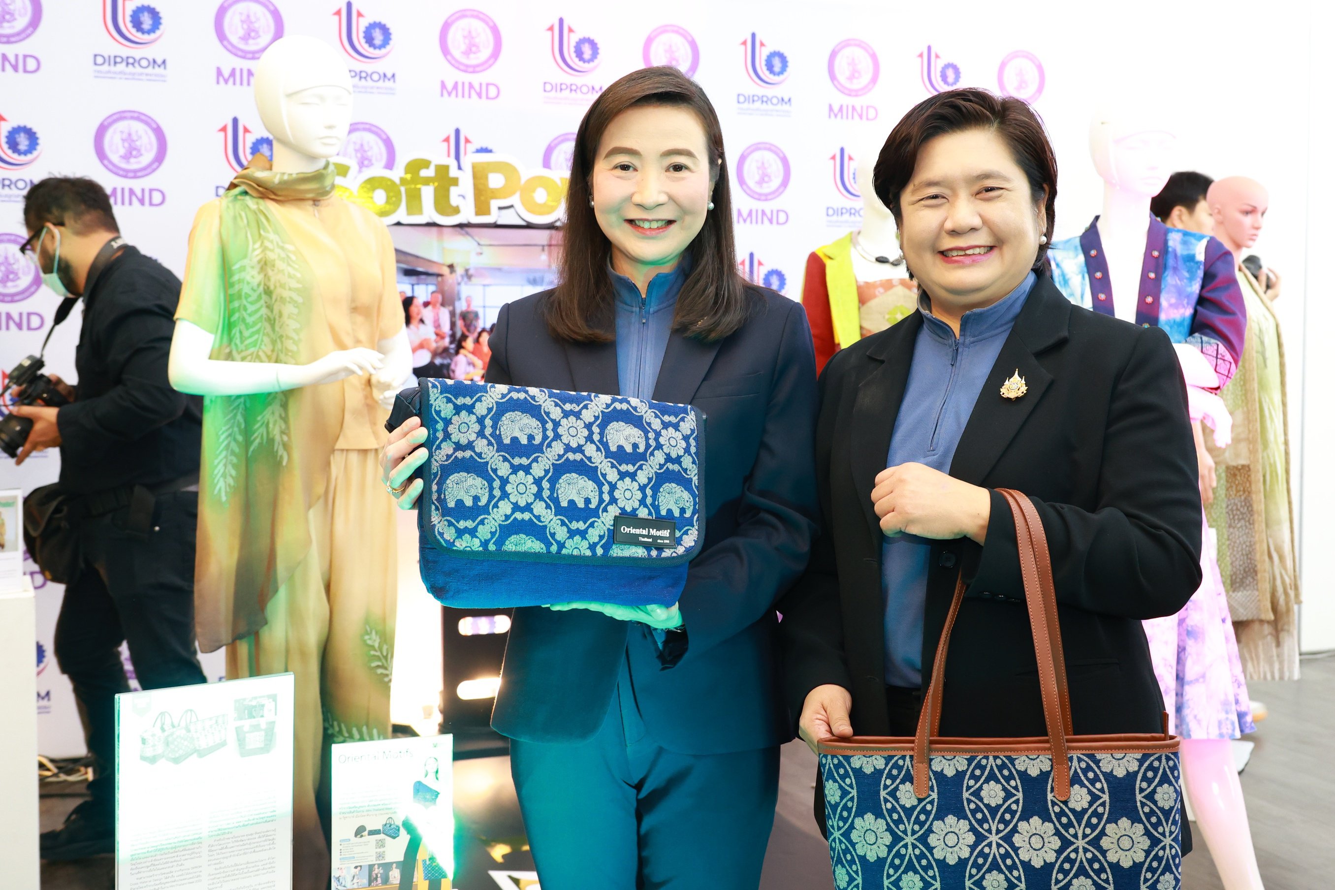 “อธิบดีณัฏฐิญา” ชูนโยบาย “ดีพร้อม คอมมูนิตี้ ที่นี่มีแต่ให้” ร่วมดัน GDP โตขึ้นอีก 1% เดินหน้าตามนโยบาย “รมว.เอกนัฏ” ปฏิรูปอุตสาหกรรม ตอบสนองทุกความต้องการของเอสเอ็มอี