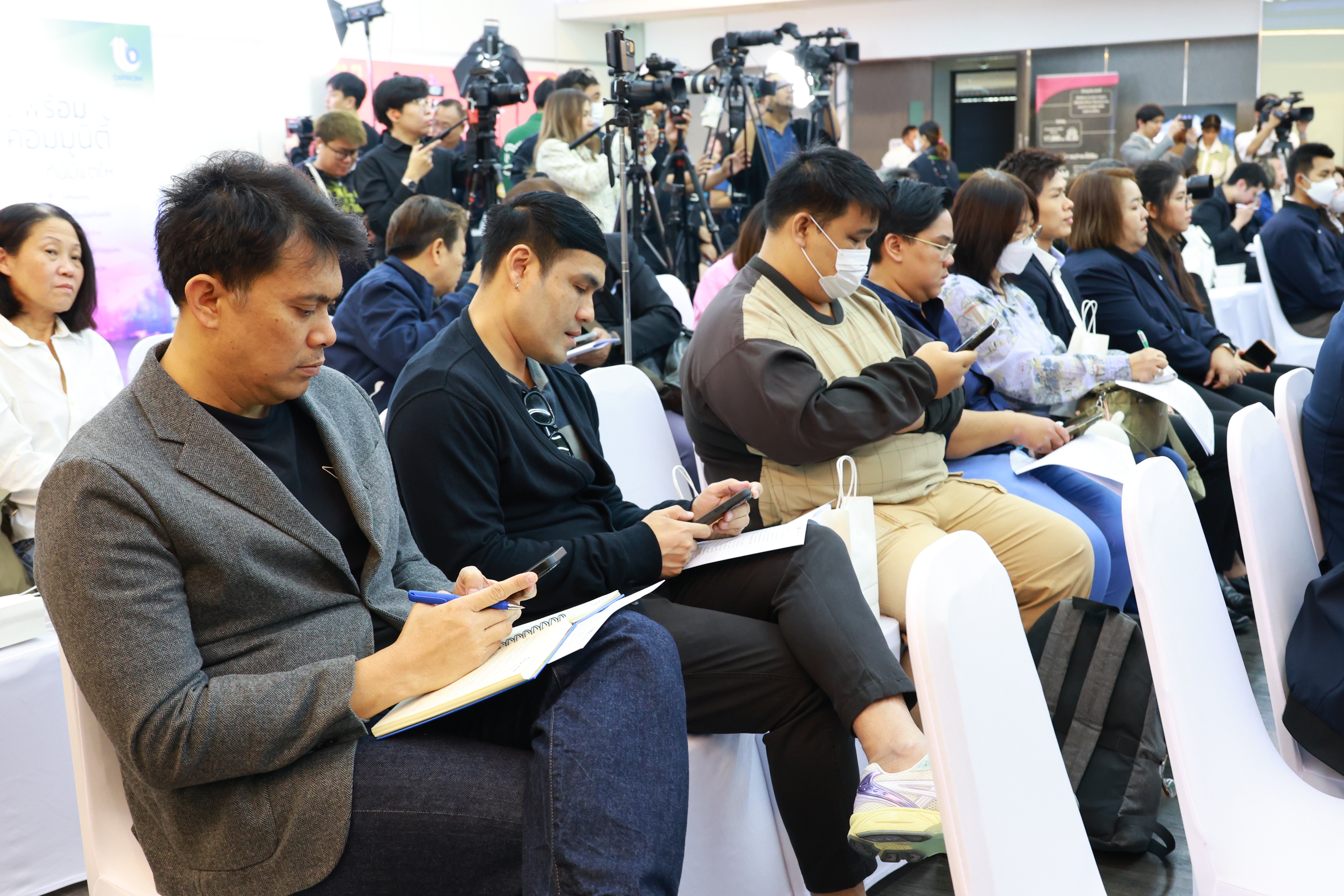 “อธิบดีณัฏฐิญา” ชูนโยบาย “ดีพร้อม คอมมูนิตี้ ที่นี่มีแต่ให้” ร่วมดัน GDP โตขึ้นอีก 1% เดินหน้าตามนโยบาย “รมว.เอกนัฏ” ปฏิรูปอุตสาหกรรม ตอบสนองทุกความต้องการของเอสเอ็มอี