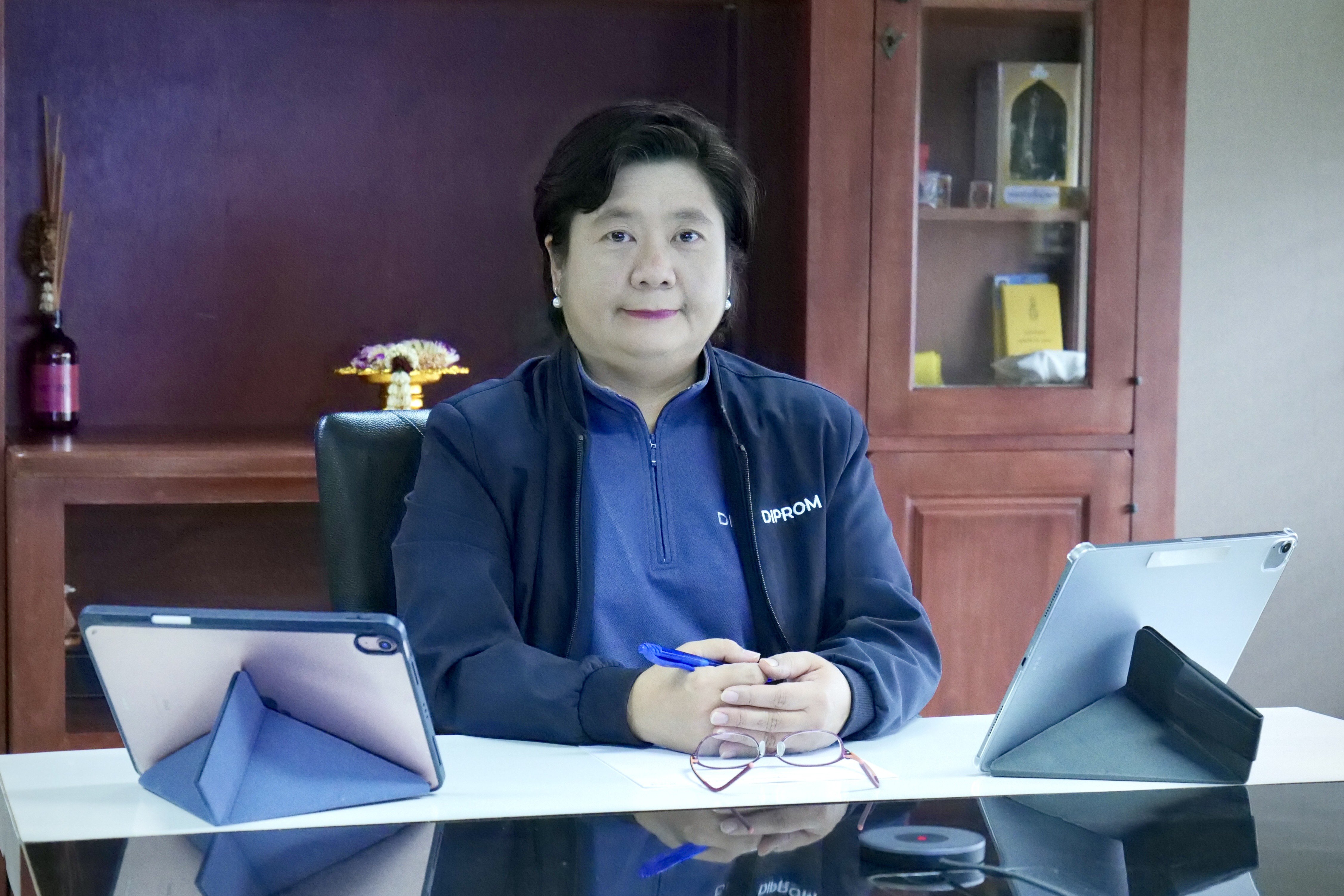 “ดีพร้อม" ร่วมประชุมคณะกรรมการสถาบันวิจัยและพัฒนาอัญมณีและเครื่องประดับแห่งชาติ เร่งวิเคราะห์ปัจจัยความเสี่ยงที่อาจส่งผลต่อการดำเนินงานวิจัยและพัฒนาอัญมณีและเครื่องประดับ ตามนโยบายของ "รมว.เอกนัฏ"