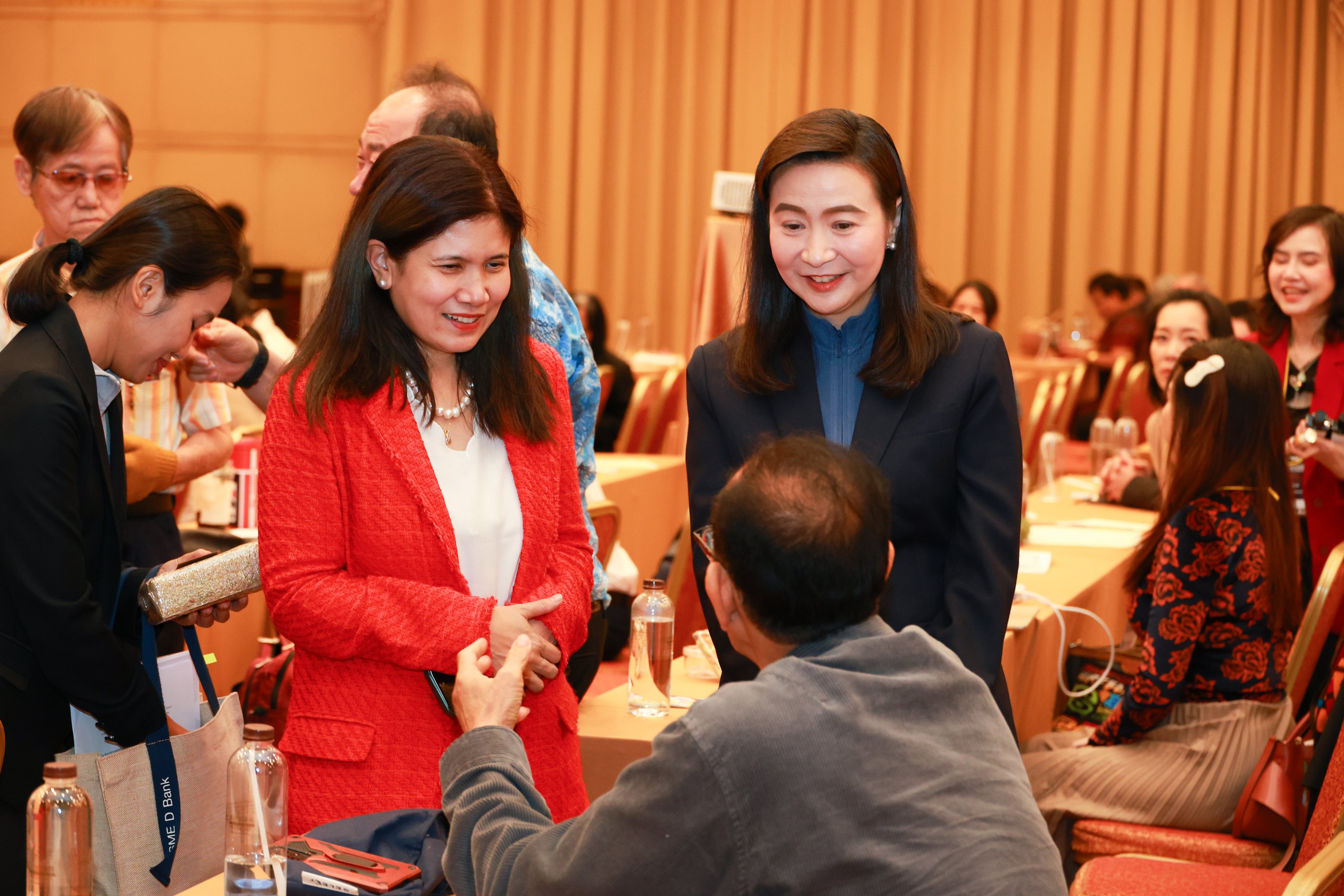 “ดีมาก????” : ดีพร้อม ปังไม่หยุด โชว์สร้างตัวตนจากผลิตภัณฑ์สินค้าชุมชน ผ่านคนสร้างเรื่อง "พลิกธุรกิจชุมชนแบบก้าวกระโดดสู่ตลาดสากล" ตามนโยบาย "รมว.เอกนัฏ"