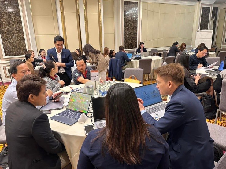 สู้! ดีพร้อม เปิดทางรอดให้อุตสาหกรรมไทย ช่วยผู้ประกอบการสู้สินค้านำเข้าจากต่างประเทศ “Designing A Business Strategy” เพื่อปรับเปลี่ยน ต่อยอดธุรกิจเดิม แตกกอธุรกิจใหม่ เสริมแกร่งตามนโยบาย "รมว.เอกนัฏ"