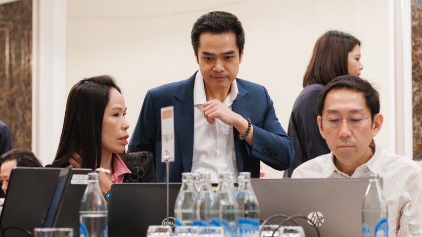 สู้! ดีพร้อม เปิดทางรอดให้อุตสาหกรรมไทย ช่วยผู้ประกอบการสู้สินค้านำเข้าจากต่างประเทศ “Designing A Business Strategy” เพื่อปรับเปลี่ยน ต่อยอดธุรกิจเดิม แตกกอธุรกิจใหม่ เสริมแกร่งตามนโยบาย "รมว.เอกนัฏ"