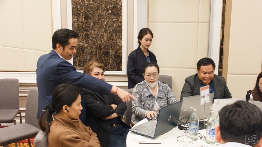 สู้! ดีพร้อม เปิดทางรอดให้อุตสาหกรรมไทย ช่วยผู้ประกอบการสู้สินค้านำเข้าจากต่างประเทศ “Designing A Business Strategy” เพื่อปรับเปลี่ยน ต่อยอดธุรกิจเดิม แตกกอธุรกิจใหม่ เสริมแกร่งตามนโยบาย "รมว.เอกนัฏ"