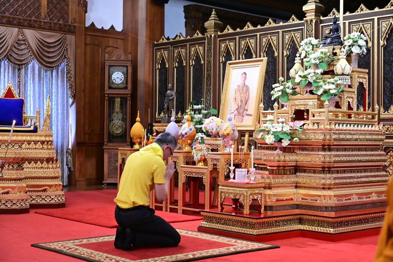 จิตอาสา ก.อุตฯ ทำความดี ปรับปรุงคุณภาพน้ำในคลองรอบวัดบวรฯ น้อมถวายเพื่อเฉลิมพระเกียรติพระบาทสมเด็จพระเจ้าอยู่หัว เนื่องในโอกาสพระราชพิธีสมมงคลพระชนมายุเท่าพระบาทสมเด็จพระพุทธยอดฟ้าจุฬาโลกมหาราช