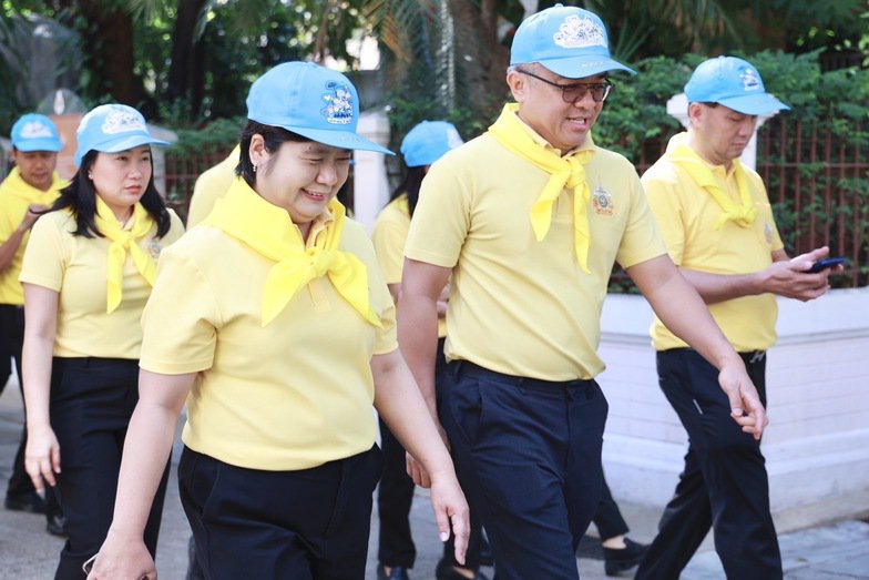 จิตอาสา ก.อุตฯ ทำความดี ปรับปรุงคุณภาพน้ำในคลองรอบวัดบวรฯ น้อมถวายเพื่อเฉลิมพระเกียรติพระบาทสมเด็จพระเจ้าอยู่หัว เนื่องในโอกาสพระราชพิธีสมมงคลพระชนมายุเท่าพระบาทสมเด็จพระพุทธยอดฟ้าจุฬาโลกมหาราช