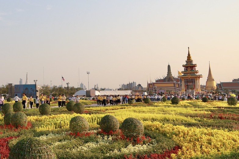กระทรวงอุตสาหกรรมร่วมพิธีเจริญพระพุทธมนต์พระบรมสารีริกธาตุ (พระเขี้ยวแก้ว) จากวัดหลิงกวง กรุงปักกิ่ง ณ มณฑลพิธีท้องสนามหลวง