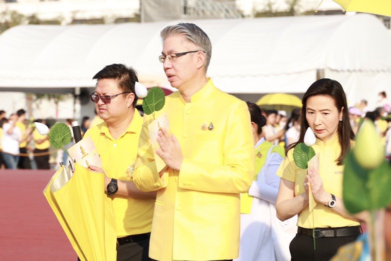 กระทรวงอุตสาหกรรมร่วมพิธีเจริญพระพุทธมนต์พระบรมสารีริกธาตุ (พระเขี้ยวแก้ว) จากวัดหลิงกวง กรุงปักกิ่ง ณ มณฑลพิธีท้องสนามหลวง