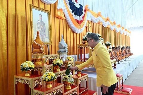 กระทรวงอุตสาหกรรมร่วมพิธีเจริญพระพุทธมนต์พระบรมสารีริกธาตุ (พระเขี้ยวแก้ว) จากวัดหลิงกวง กรุงปักกิ่ง ณ มณฑลพิธีท้องสนามหลวง