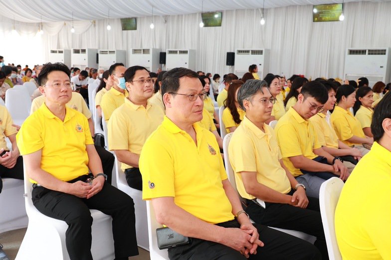 กระทรวงอุตสาหกรรมร่วมพิธีเจริญพระพุทธมนต์พระบรมสารีริกธาตุ (พระเขี้ยวแก้ว) จากวัดหลิงกวง กรุงปักกิ่ง ณ มณฑลพิธีท้องสนามหลวง