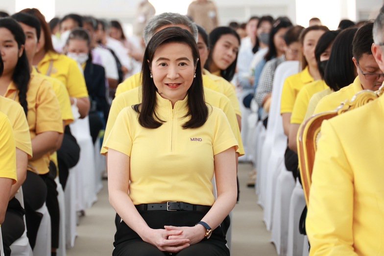 กระทรวงอุตสาหกรรมร่วมพิธีเจริญพระพุทธมนต์พระบรมสารีริกธาตุ (พระเขี้ยวแก้ว) จากวัดหลิงกวง กรุงปักกิ่ง ณ มณฑลพิธีท้องสนามหลวง