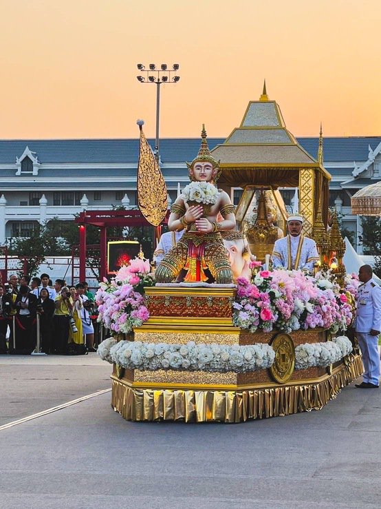 พิธีอัญเชิญพระบรมสารีริกธาตุ (พระเขี้ยวแก้ว) กลับสาธารณรัฐประชาชนจีน ณ มณฑลพิธีท้องสนามหลวง