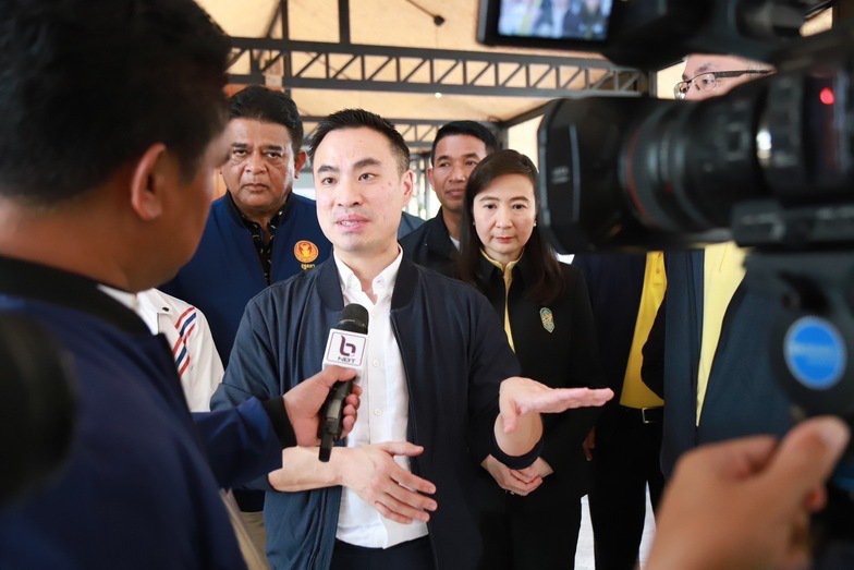 อธิบดีณัฏฐิญา นำทีมดีพร้อม ร่วมคณะ รมว.เอกนัฏ ล่องใต้ตรวจราชการ ลุยยกระดับเศรษฐกิจฐานราก เน้นตลาดนำ นวัตกรรมเสริม เพิ่มรายได้ชุมชน หวังกระตุ้น GDP ระดับพื้นที่