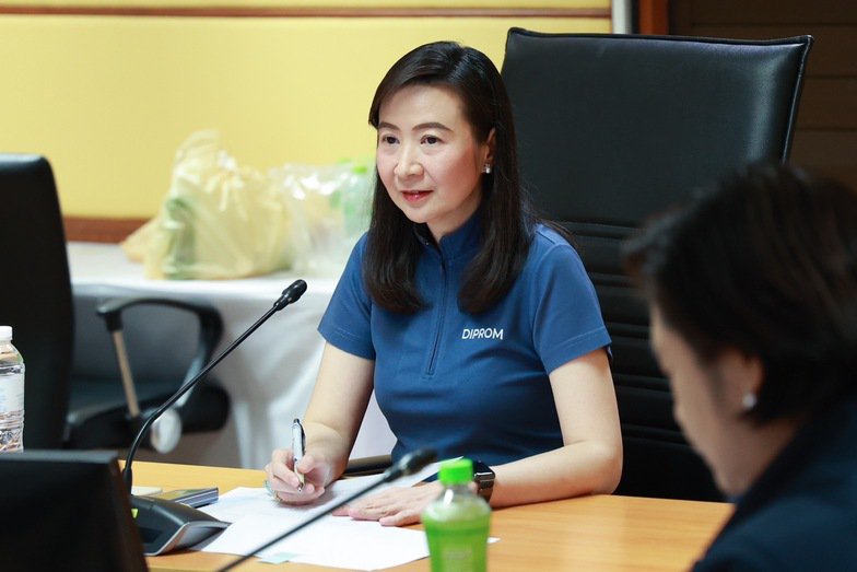 รสอ.สุรพล ระดมทีมดีพร้อม ศึกษาแนวทางการให้บริการผู้ประกอบการ เตรียมปฏิรูปดีพร้อมสู่องค์กรทันสมัยสอดรับนโยบาย รมว.เอกนัฏ