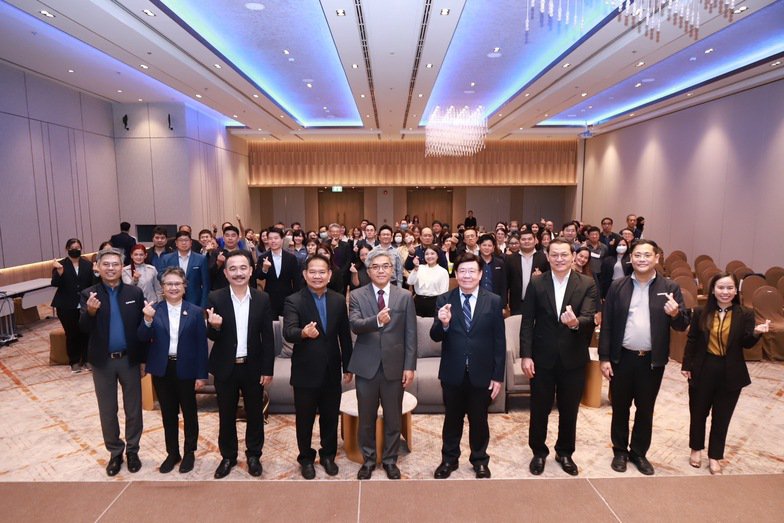 "ดีพร้อม" ยกระดับศูนย์บริการ DIPROM BSC เพิ่มประสิทธิภาพการเข้าถึงบริการทั้งออนไซต์ - ออนไลน์ เพื่อส่งเสริมเอสเอ็มอีเข้าสู่เศรษฐกิจยุคใหม่ ตามนโยบาย รมว.เอกนัฏ