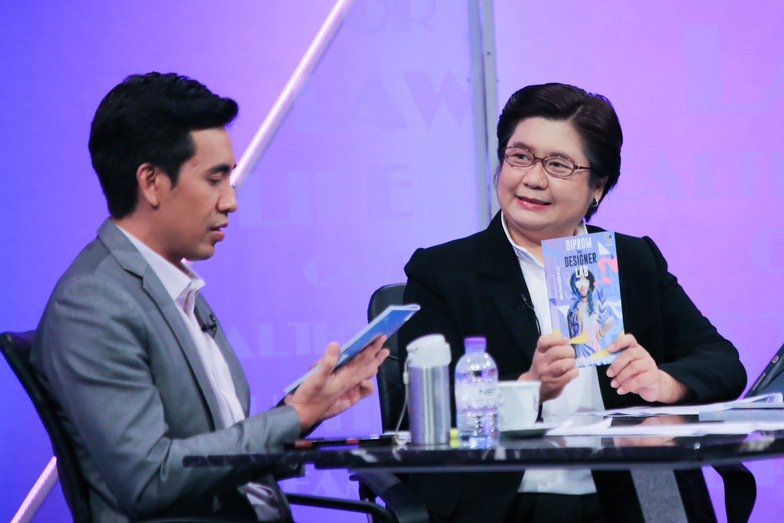 “รสอ.ดวงดาว" บันทึกเทปรายการ NBT มีคำตอบ เดินหน้าสนับสนุนนักออกแบบไทย ผ่านโครงการ DIPROM Thai Designer Lab 2025 มุ่งเน้นการนำเทคโนโลยี นวัตกรรมมาใช้ในการพัฒนาดีไซน์เนอร์ไทยสู่เวทีสากล ตามนโยบาย รมว.เอกนัฏ