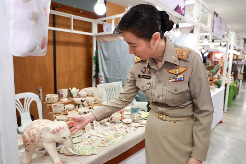 อธิบดีณัฏฐิญา ชม ช้อป ชิม ภายในงาน “เปิดครัวดีพร้อม Soft Power อาหารไทย อิ่มอร่อยที่ดีพร้อม”
