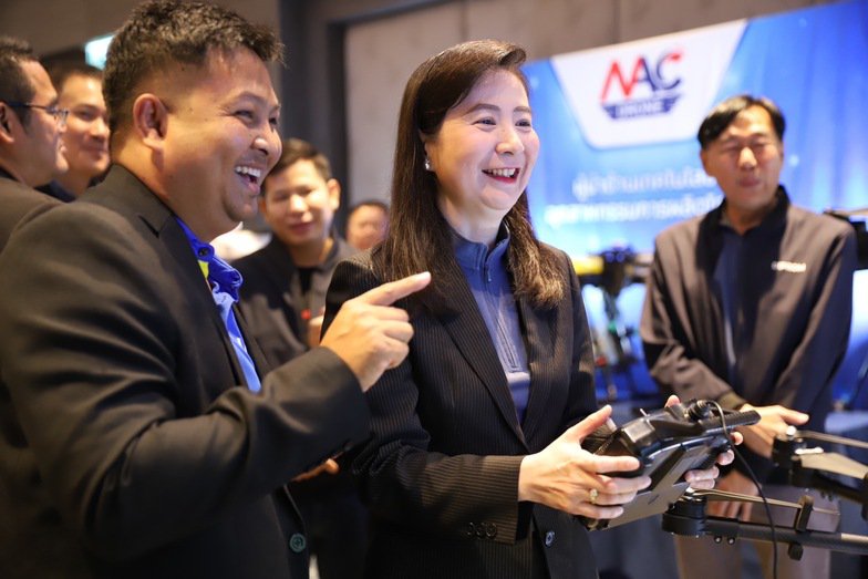 “ดีพร้อม” อัพสกิลผู้ประกอบการกลุ่มรถยนต์ EV และ โดรน เสริมแกร่งระบบซัพพลายเชน และอีโคซิสเท็ม รองรับการขยายตัวของอุตฯ ยานยนต์สมัยใหม่ มุ่งสร้างผู้ประกอบการ EV และ DRONE กว่า 170 ราย เกิดมูลค่าธุรกิจกว่า 600 ล้านบาท สอดรับนโยบาย รมว.เอกนัฏ