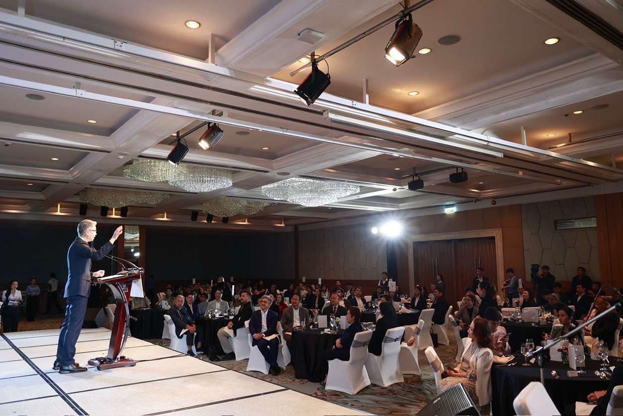 DIPROM ผนึก MIND “เปิดพื้นที่แสดงออก ไม่ตีกรอบความคิด” ดึงวัฒนธรรมถ่ายทอดพลังซอฟต์พาวเวอร์ผ่านศาสตร์แห่งอาหารไทย หวังดันครัวไทยสู่ตลาดโลก ตามนโยบายปฏิรูปอุตสาหกรรมเศรษฐกิจยุคใหม่ “ยกระดับศักยภาพสร้างสรรค์ทุกพื้นที่” ของ รมว.เอกนัฏ