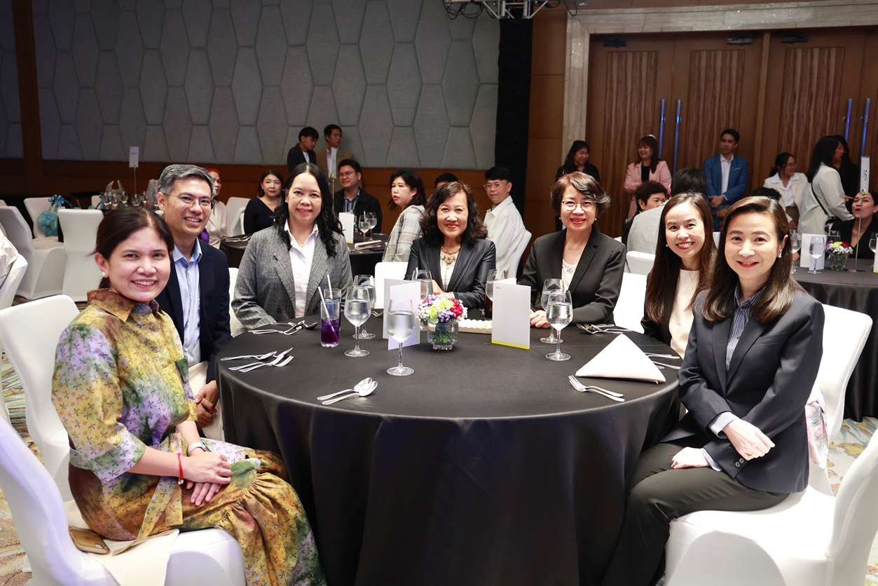 DIPROM ผนึก MIND “เปิดพื้นที่แสดงออก ไม่ตีกรอบความคิด” ดึงวัฒนธรรมถ่ายทอดพลังซอฟต์พาวเวอร์ผ่านศาสตร์แห่งอาหารไทย หวังดันครัวไทยสู่ตลาดโลก ตามนโยบายปฏิรูปอุตสาหกรรมเศรษฐกิจยุคใหม่ “ยกระดับศักยภาพสร้างสรรค์ทุกพื้นที่” ของ รมว.เอกนัฏ