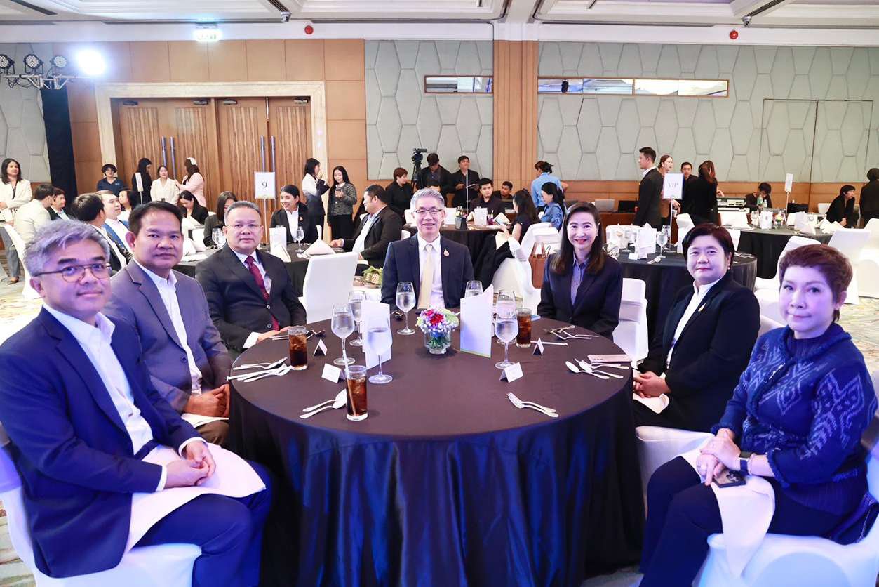 DIPROM ผนึก MIND “เปิดพื้นที่แสดงออก ไม่ตีกรอบความคิด” ดึงวัฒนธรรมถ่ายทอดพลังซอฟต์พาวเวอร์ผ่านศาสตร์แห่งอาหารไทย หวังดันครัวไทยสู่ตลาดโลก ตามนโยบายปฏิรูปอุตสาหกรรมเศรษฐกิจยุคใหม่ “ยกระดับศักยภาพสร้างสรรค์ทุกพื้นที่” ของ รมว.เอกนัฏ