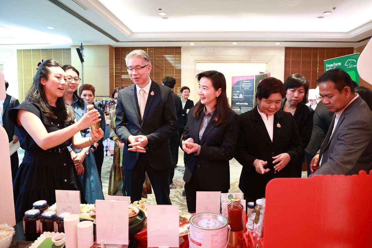 DIPROM ผนึก MIND “เปิดพื้นที่แสดงออก ไม่ตีกรอบความคิด” ดึงวัฒนธรรมถ่ายทอดพลังซอฟต์พาวเวอร์ผ่านศาสตร์แห่งอาหารไทย หวังดันครัวไทยสู่ตลาดโลก ตามนโยบายปฏิรูปอุตสาหกรรมเศรษฐกิจยุคใหม่ “ยกระดับศักยภาพสร้างสรรค์ทุกพื้นที่” ของ รมว.เอกนัฏ