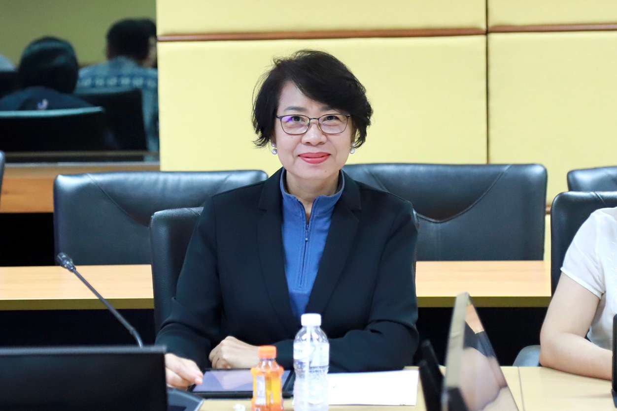 “รองอธิบดีสุรพล” เร่งรัดติดตามการทำงานหน่วยงานในกำกับ ปี 68 พร้อมเน้นย้ำการทำงานให้เกิดผลสัมฤทธิ์ตามนโยบาย รมว.เอกนัฏ