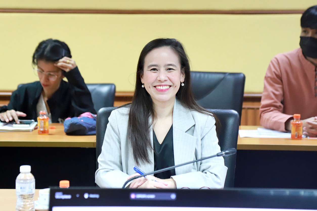 “รองอธิบดีสุรพล” เร่งรัดติดตามการทำงานหน่วยงานในกำกับ ปี 68 พร้อมเน้นย้ำการทำงานให้เกิดผลสัมฤทธิ์ตามนโยบาย รมว.เอกนัฏ
