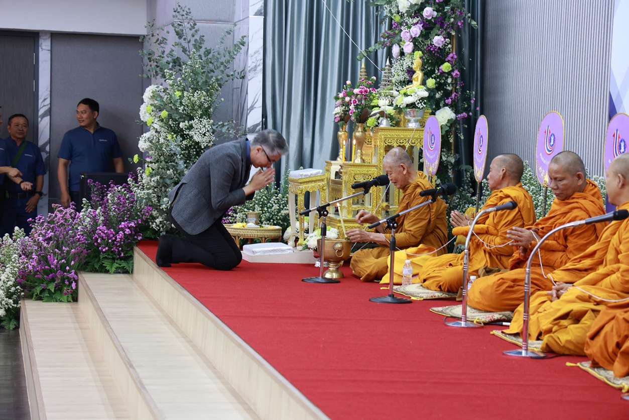 83 ปี ที่ดีพร้อม “แม่ทัพณัฏฐิญา” นำทีมผู้บริหาร ข้าราชการและบุคลลากร ร่วมบวงสรวงสักการะสิ่งศักดิ์สิทธิ์ เนื่องในวันครบรอบวันคล้ายวันสถาปนา