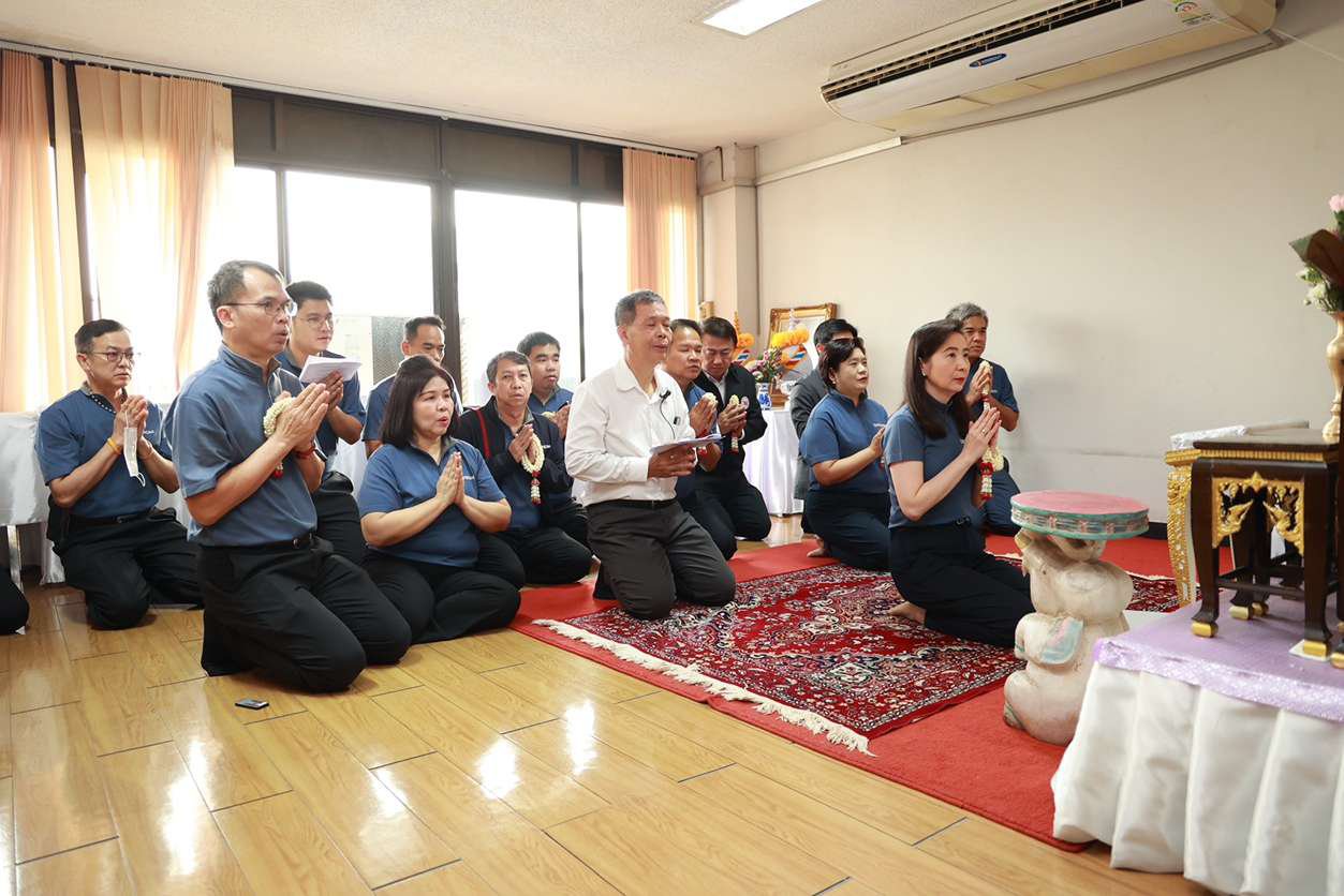 83 ปี ที่ดีพร้อม “แม่ทัพณัฏฐิญา” นำทีมผู้บริหาร ข้าราชการและบุคลลากร ร่วมบวงสรวงสักการะสิ่งศักดิ์สิทธิ์ เนื่องในวันครบรอบวันคล้ายวันสถาปนา