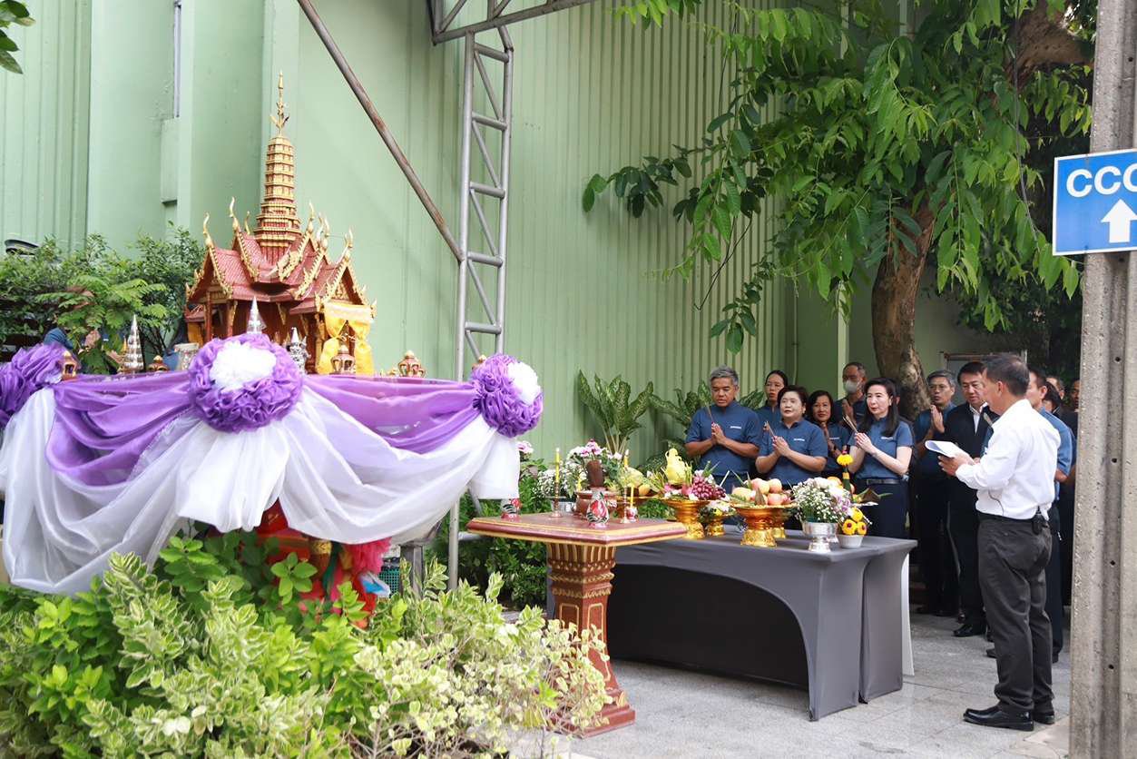 83 ปี ที่ดีพร้อม “แม่ทัพณัฏฐิญา” นำทีมผู้บริหาร ข้าราชการและบุคลลากร ร่วมบวงสรวงสักการะสิ่งศักดิ์สิทธิ์ เนื่องในวันครบรอบวันคล้ายวันสถาปนา