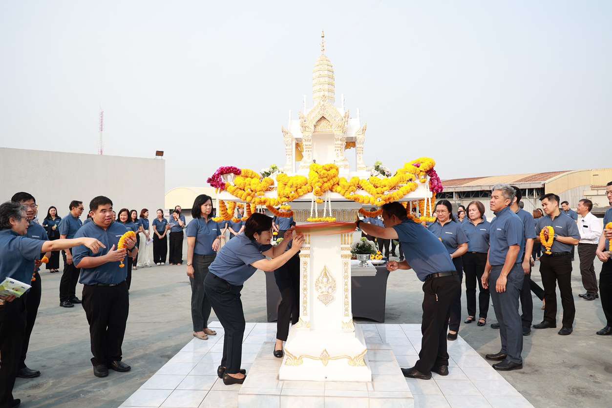 83 ปี ที่ดีพร้อม “แม่ทัพณัฏฐิญา” นำทีมผู้บริหาร ข้าราชการและบุคลลากร ร่วมบวงสรวงสักการะสิ่งศักดิ์สิทธิ์ เนื่องในวันครบรอบวันคล้ายวันสถาปนา