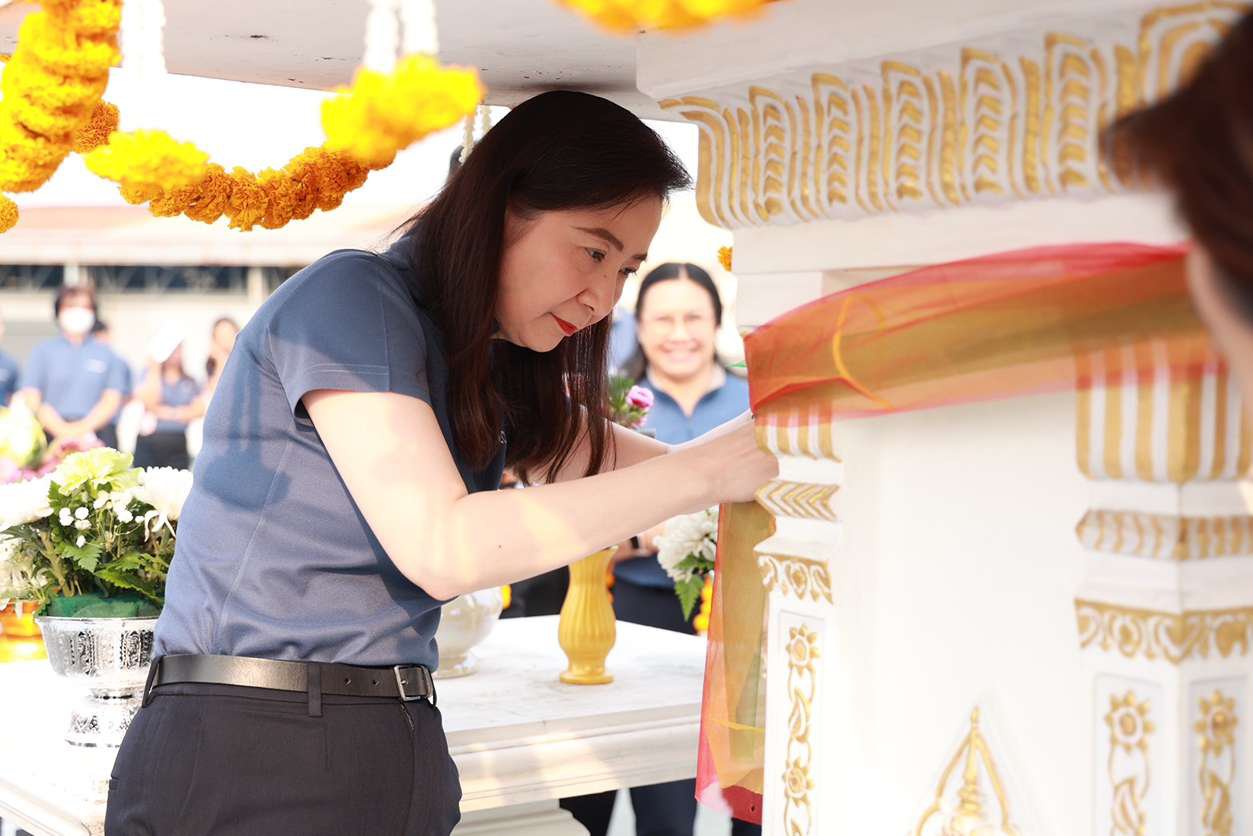 83 ปี ที่ดีพร้อม “แม่ทัพณัฏฐิญา” นำทีมผู้บริหาร ข้าราชการและบุคลลากร ร่วมบวงสรวงสักการะสิ่งศักดิ์สิทธิ์ เนื่องในวันครบรอบวันคล้ายวันสถาปนา
