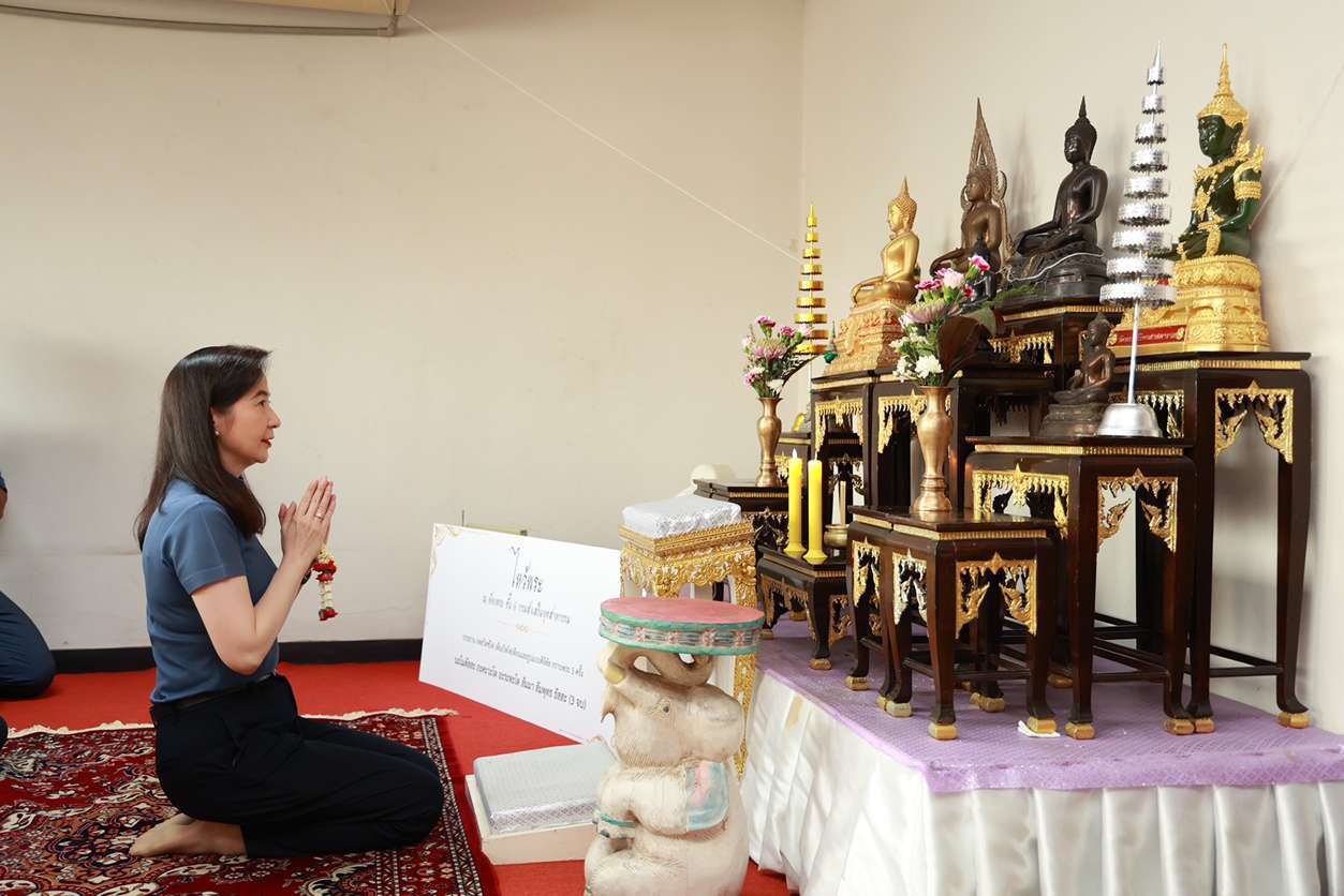 83 ปี ที่ดีพร้อม “แม่ทัพณัฏฐิญา” นำทีมผู้บริหาร ข้าราชการและบุคลลากร ร่วมบวงสรวงสักการะสิ่งศักดิ์สิทธิ์ เนื่องในวันครบรอบวันคล้ายวันสถาปนา