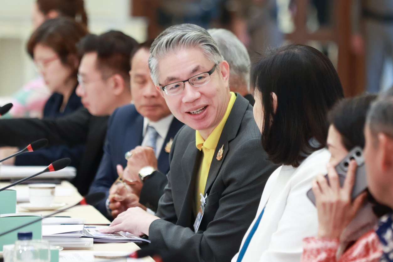 “รมว.เอกนัฏ” มอบหมาย “ปลัดณัฐพล” พร้อมด้วย “อธิบดีณัฏฐิญา” ประชุมคณะกรรมการยุทธศาสตร์ซอฟต์พาวเวอร์แห่งชาติ ดัน "ดีพร้อม" นำอัตลักษณ์ไทย สร้างมูลค่าเพิ่มทางเศรษฐกิจซอฟต์พาวเวอร์สู่สากล