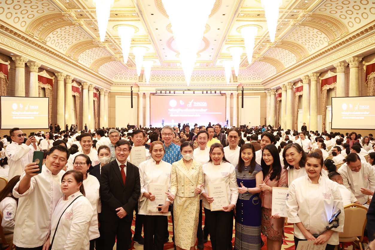  “ดีพร้อม” โชว์ผลสำเร็จขับเคลื่อนซอฟต์พาวเวอร์อาหาร ปั้นเชฟไฟแรงรุ่นแรก 1,300 คน ประดับครัวไทย พร้อมต่อยอดสู่ครัวโลก คาดสร้างมูลค่าทางเศรษฐกิจกว่า 1,500 ล้านบาท