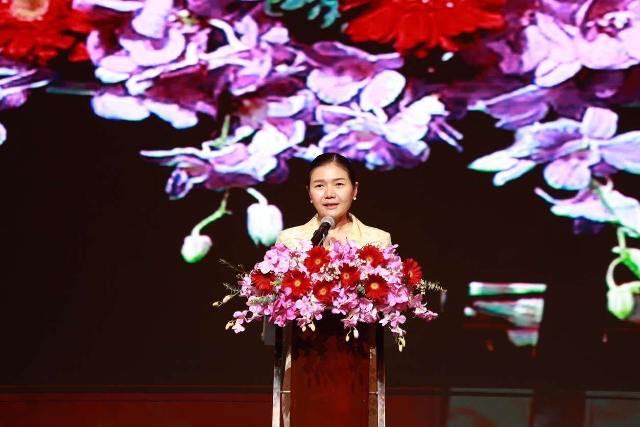  “ดีพร้อม” โชว์ผลสำเร็จขับเคลื่อนซอฟต์พาวเวอร์อาหาร ปั้นเชฟไฟแรงรุ่นแรก 1,300 คน ประดับครัวไทย พร้อมต่อยอดสู่ครัวโลก คาดสร้างมูลค่าทางเศรษฐกิจกว่า 1,500 ล้านบาท