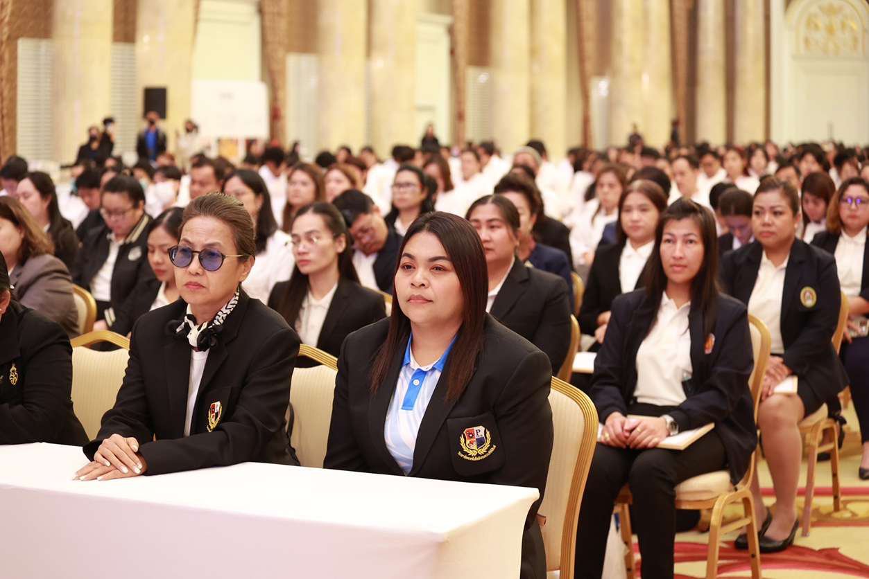  “ดีพร้อม” โชว์ผลสำเร็จขับเคลื่อนซอฟต์พาวเวอร์อาหาร ปั้นเชฟไฟแรงรุ่นแรก 1,300 คน ประดับครัวไทย พร้อมต่อยอดสู่ครัวโลก คาดสร้างมูลค่าทางเศรษฐกิจกว่า 1,500 ล้านบาท