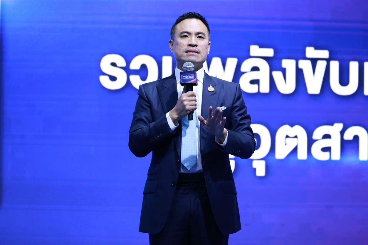  “ดีพร้อม” โชว์ผลสำเร็จขับเคลื่อนซอฟต์พาวเวอร์อาหาร ปั้นเชฟไฟแรงรุ่นแรก 1,300 คน ประดับครัวไทย พร้อมต่อยอดสู่ครัวโลก คาดสร้างมูลค่าทางเศรษฐกิจกว่า 1,500 ล้านบาท