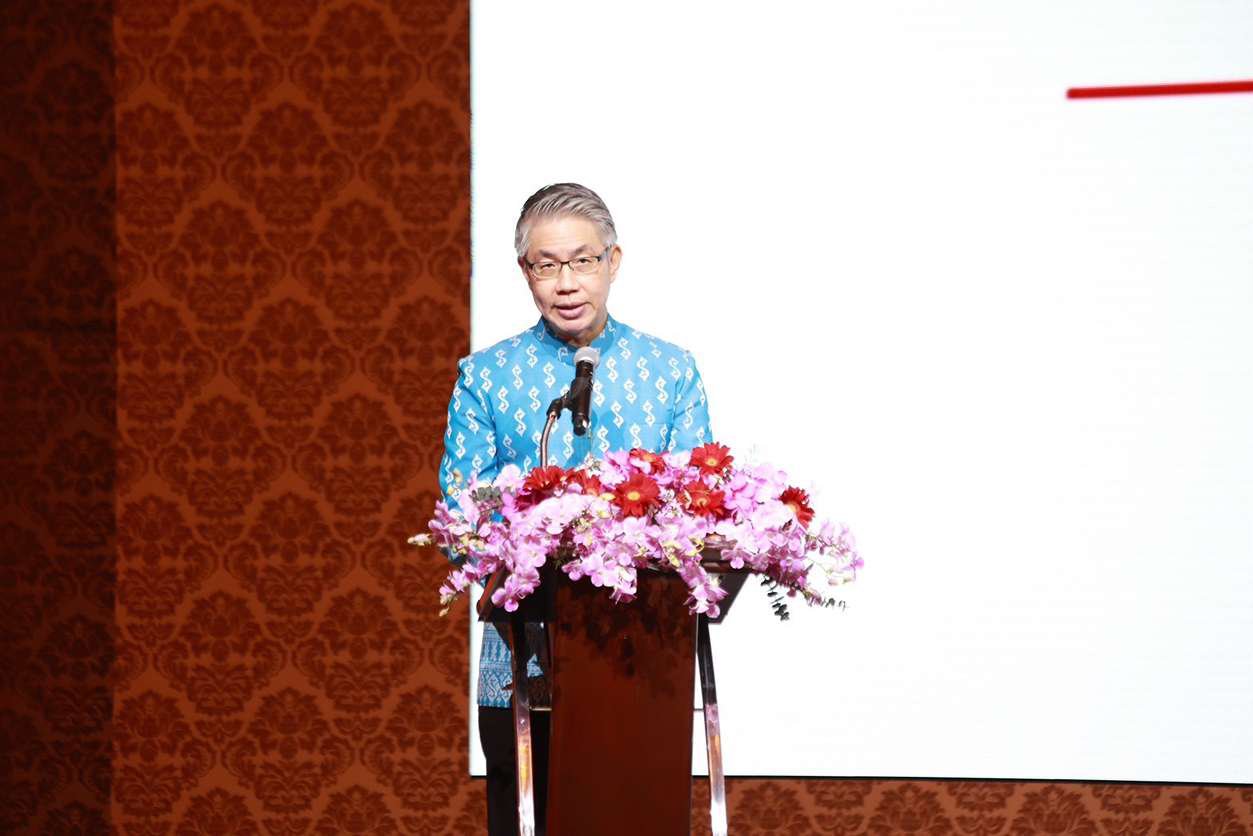  “ดีพร้อม” โชว์ผลสำเร็จขับเคลื่อนซอฟต์พาวเวอร์อาหาร ปั้นเชฟไฟแรงรุ่นแรก 1,300 คน ประดับครัวไทย พร้อมต่อยอดสู่ครัวโลก คาดสร้างมูลค่าทางเศรษฐกิจกว่า 1,500 ล้านบาท