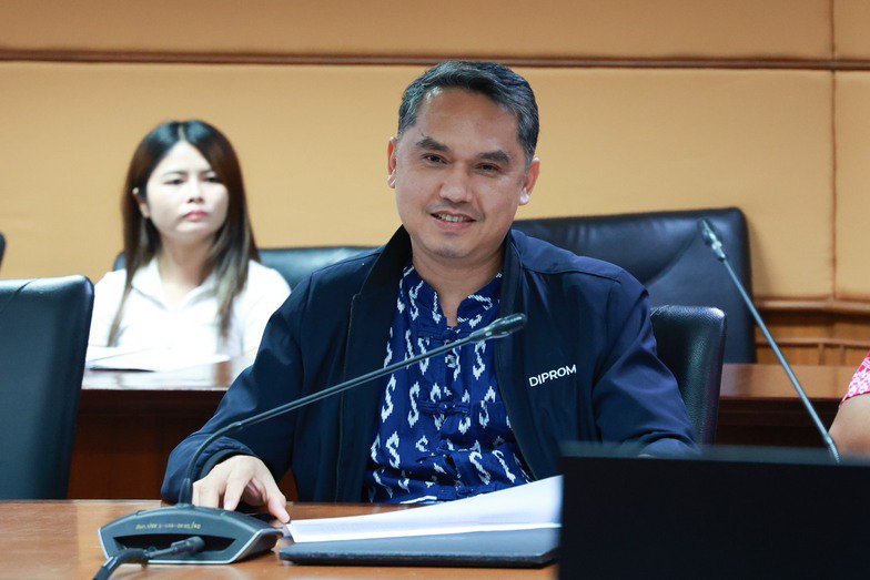 "ดีพร้อม" เชิญ "ปลัดณัฐพล" ร่วมสำรวจพื้นที่สถานีกลางบางซื่อ เตรียมผนึกกำลังกระทรวงคมนาคม โชว์ศักยภาพอุตสาหกรรมไทย กระตุ้นซัพพลายเชนอุตสาหกรรมระบบราง ภายใต้ความร่วมมือของ รมว. 2 กระทรวง