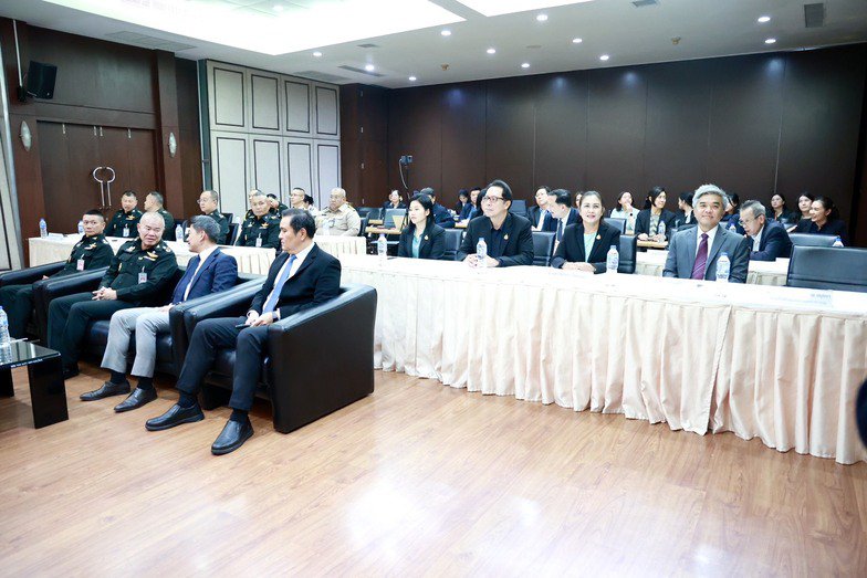 “ดีพร้อม” ร่วมเป็นสักขีพยานพิธี MOU ระหว่างสำนักงานปลัดกระทรวงกลาโหมและสถาบันยานยนต์ พร้อมผลักดัน SMEs เป็นส่วนหนึ่งของอุตสาหกรรมป้องกันประเทศ ตามแนวนโยบายรมว.เอกนัฏ